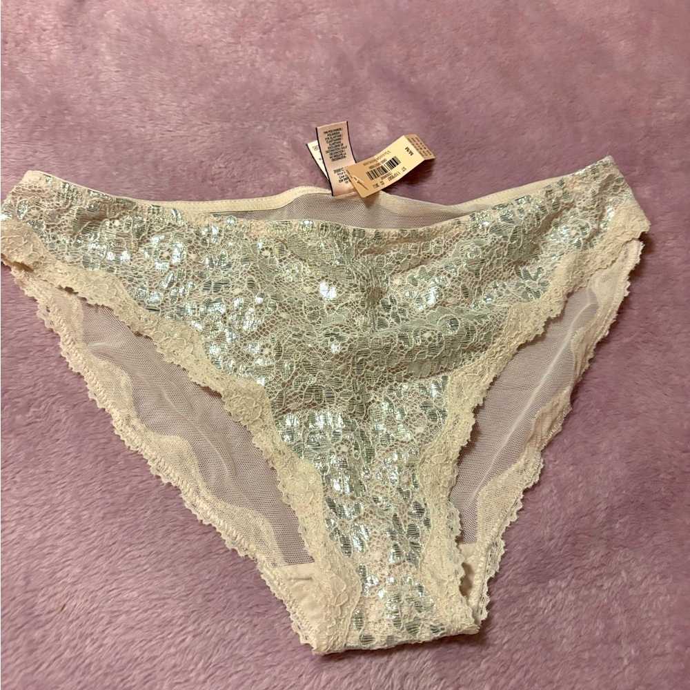 New with tags Victoria Secret Bundle